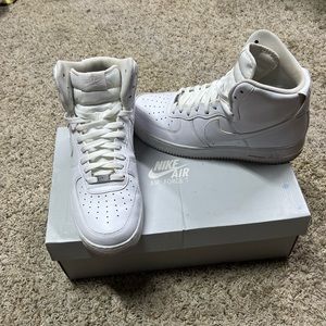 NIKE Air Force 1 High 07 White Shoes Men size 10 with box in great condition